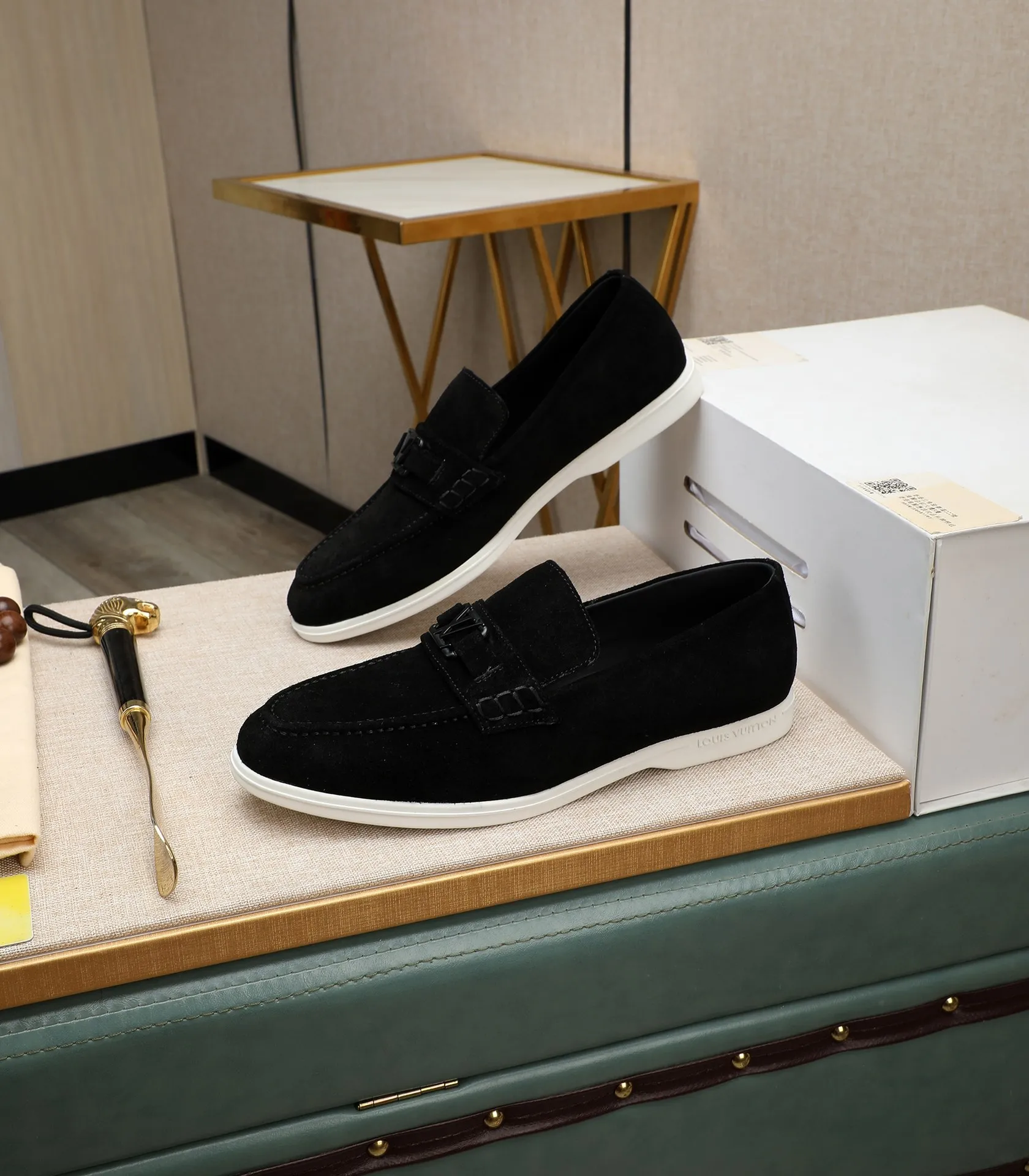 Men's shoes 💰520 📛📛【LOUIS VUITTON】Louis Vuitton 2024 official website synchronized new products 👟Milan fashion catwalk style 🇰🇾🇰🇾LV family logo, celebrity style, a must-have for fashionistas ⚠️First-layer calfskin ➕Genuine leather lining ➕Official website original version special outsole 👞Number 38-44